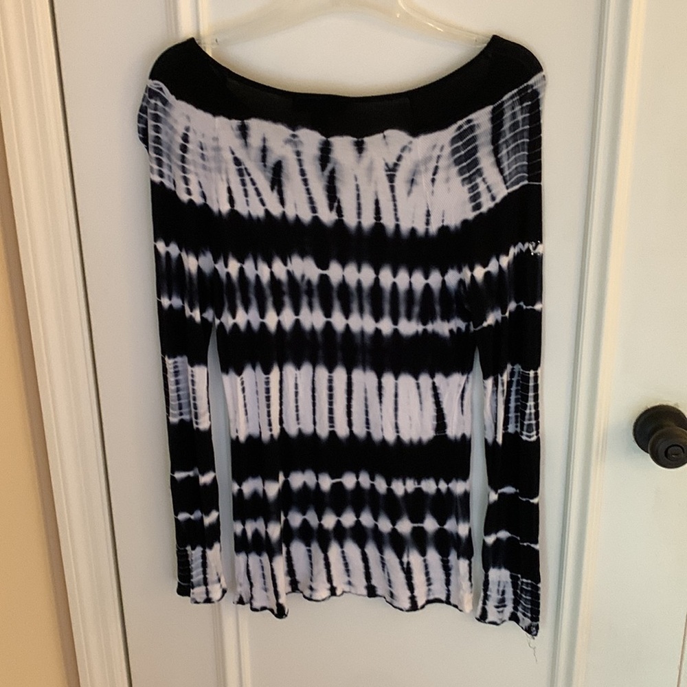 INC international concepts long sleeve black white blouse tye dye design size L - Picture 3 of 3